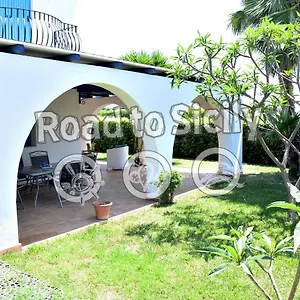 https://casa-azzurra-road-to-sicily.sicilyhotelsitaly.net